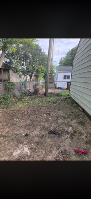 Lawn and debris cleanup in Southgate, MI